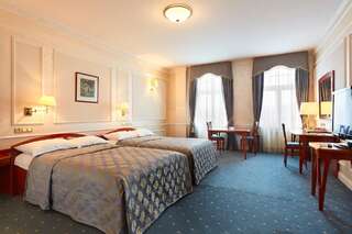 Отель Europe Hotel Минск Стандартный двухместный номер с 2 отдельными кроватями-1